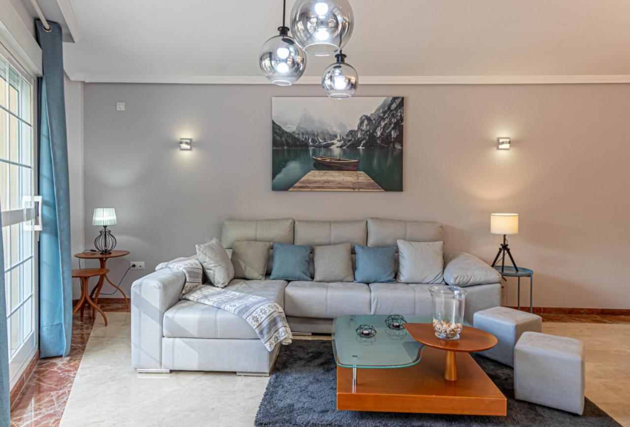 797 Holiday Rentals- Piso Con Amplia Terraza A Solo 1 Min De La Playa 贝纳尔马德纳 外观 照片